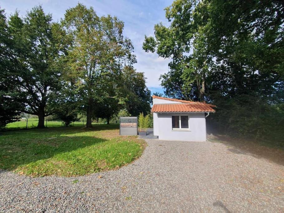 Maisonnette Au Pied Des Pyrenees Nestier Екстериор снимка
